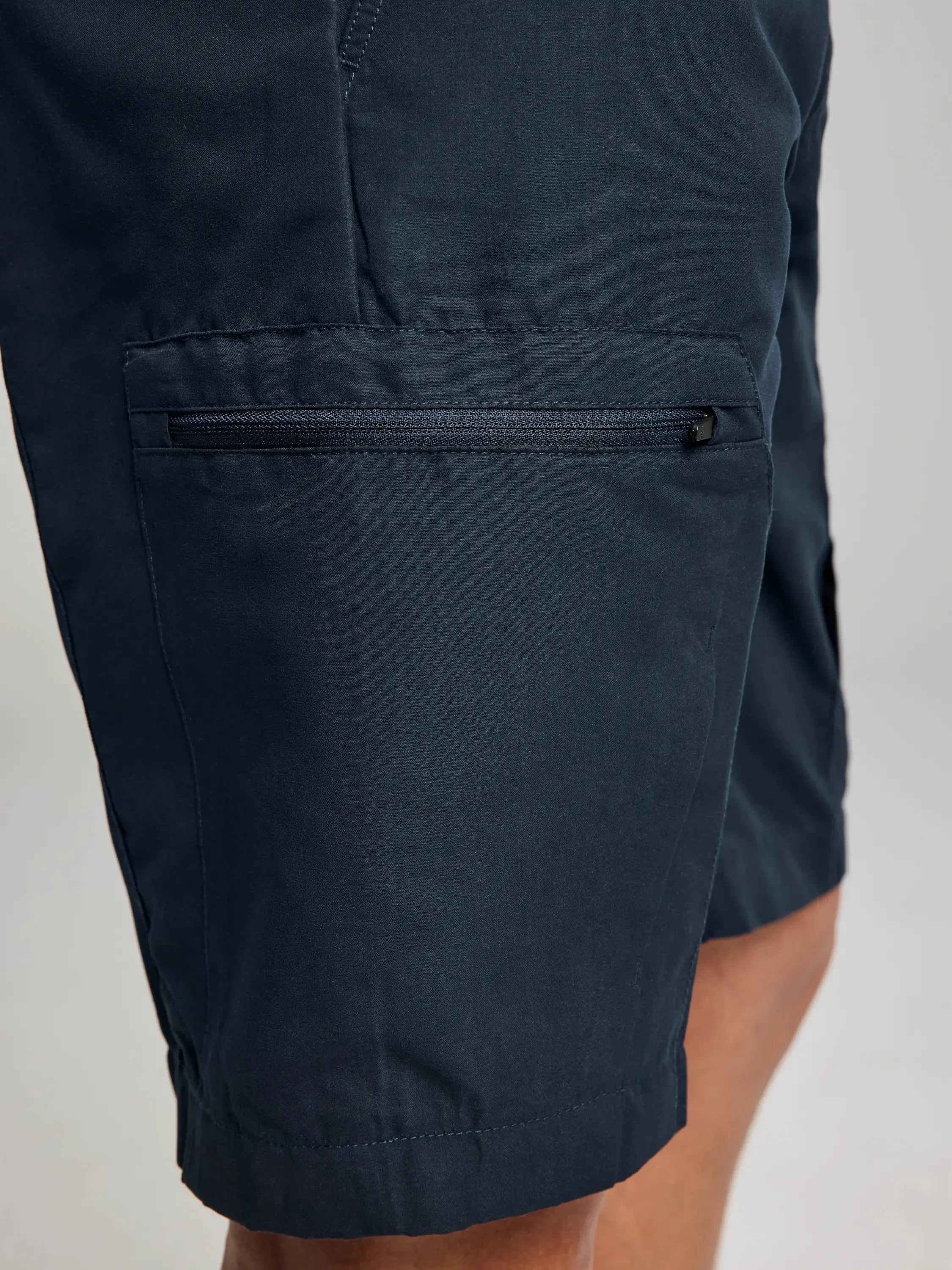 ACTIVE CARGO SHORT