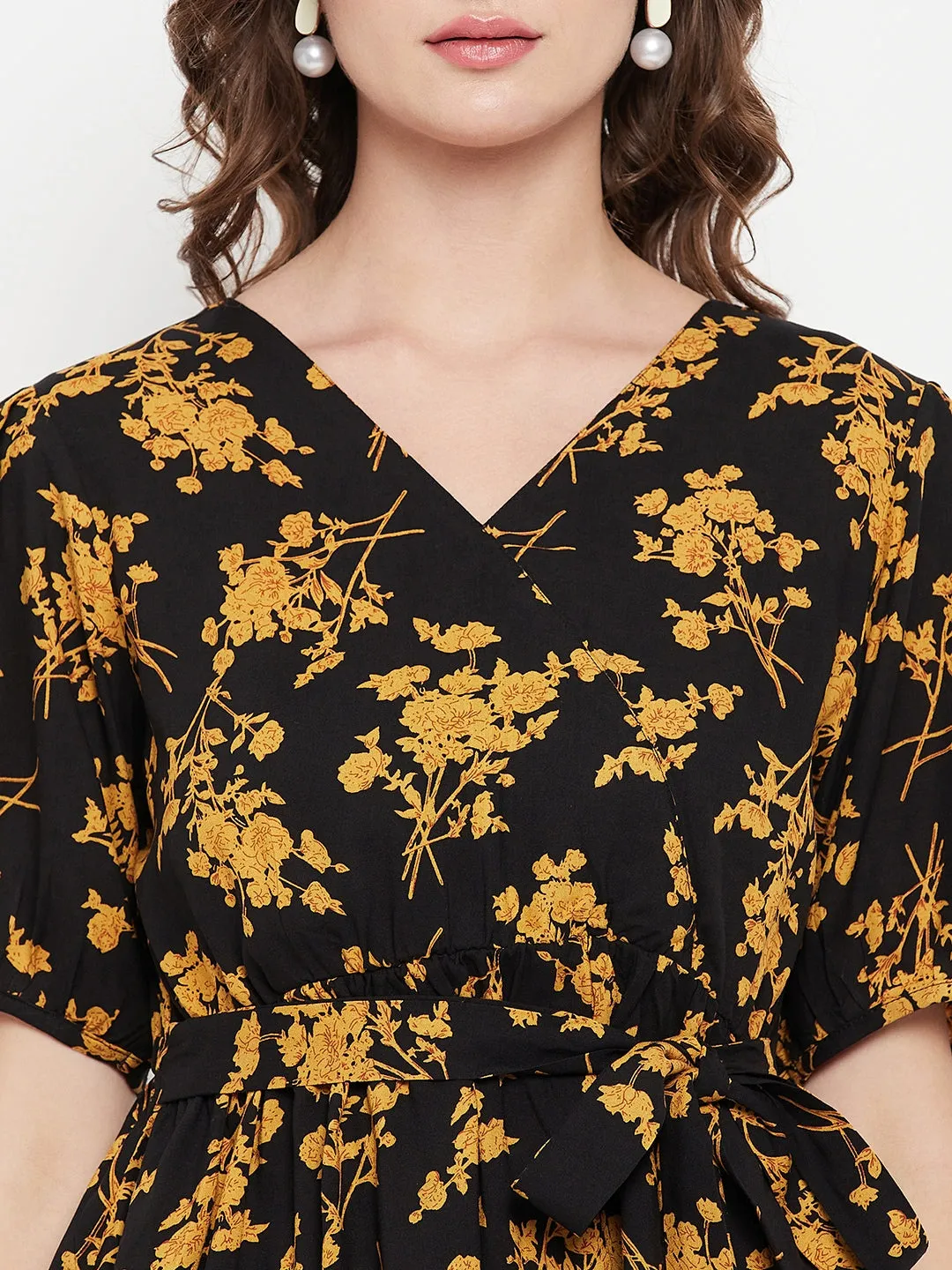 Women's Casual  Black Floral Print V neck Top